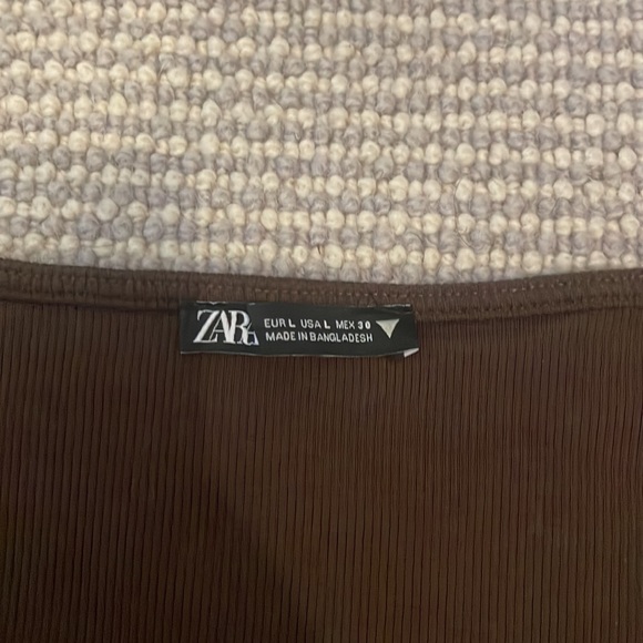 Zara Rouched Front Top - Picture 2 of 3